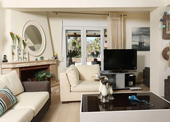 Alto - 4bdrms, Near Elephant And Mako Bar